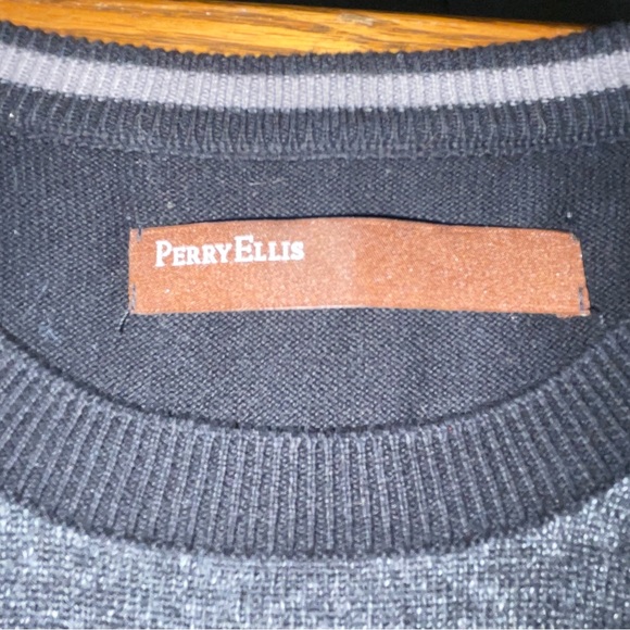 Perry Ellis NWT Sweater Crewneck Long Sleeves Block Style Black Gray Large - Picture 5 of 9